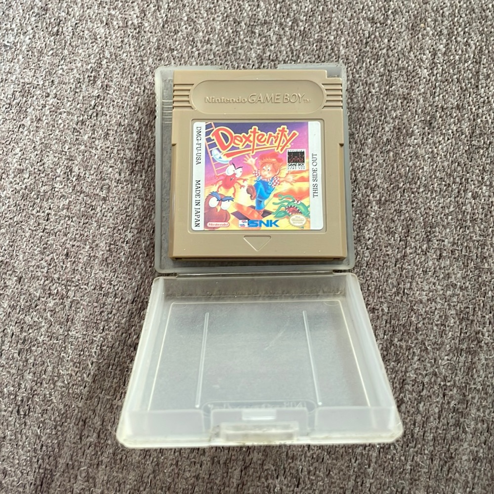 Dexterity game for original 1989 Game Boy. With case